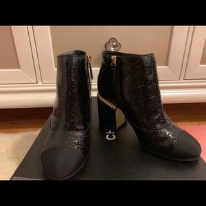 Beautiful Chanel Pearl patent leather ankle boot~Size 35.